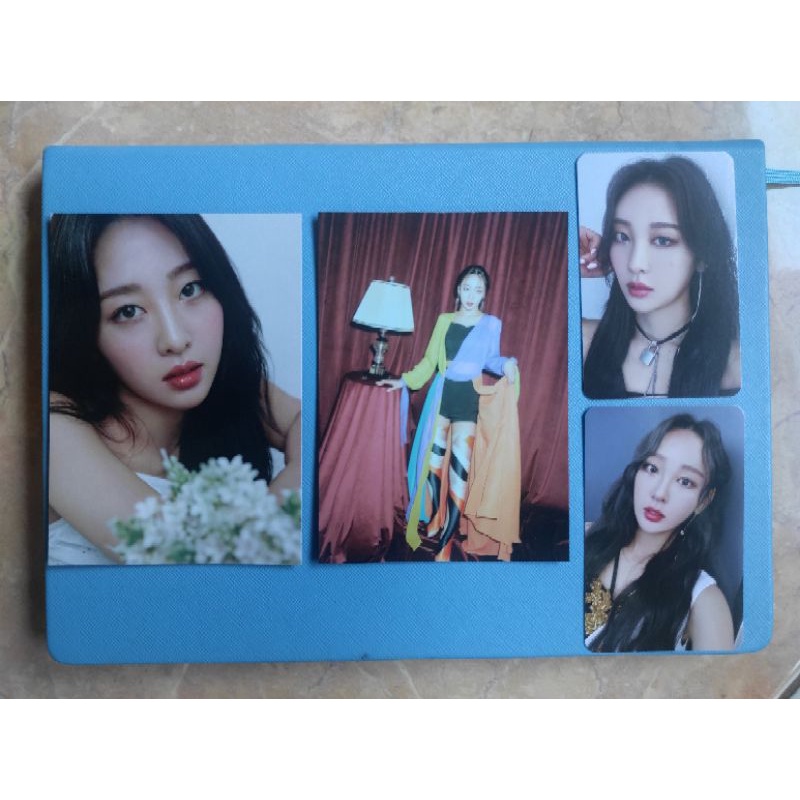LOONA & ALBUM PHOTOCARD YVES