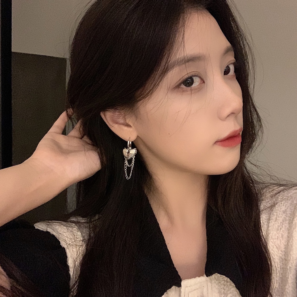 1 Pasang Anting Rantai Panjang Rumbai Desain Hati Bahan S925 Silver Needle Gaya Korea Untuk Wanita