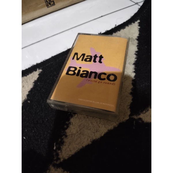 kaset pita matt bianco / world go round