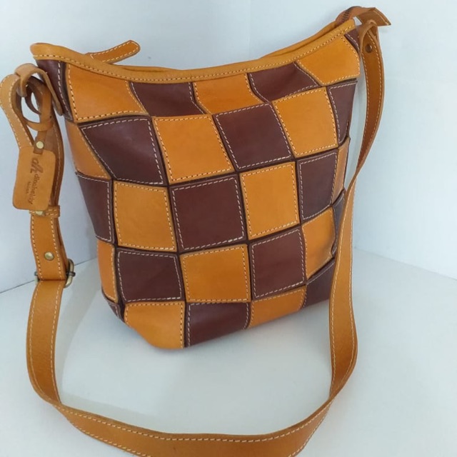 Tas kulit sapi petak