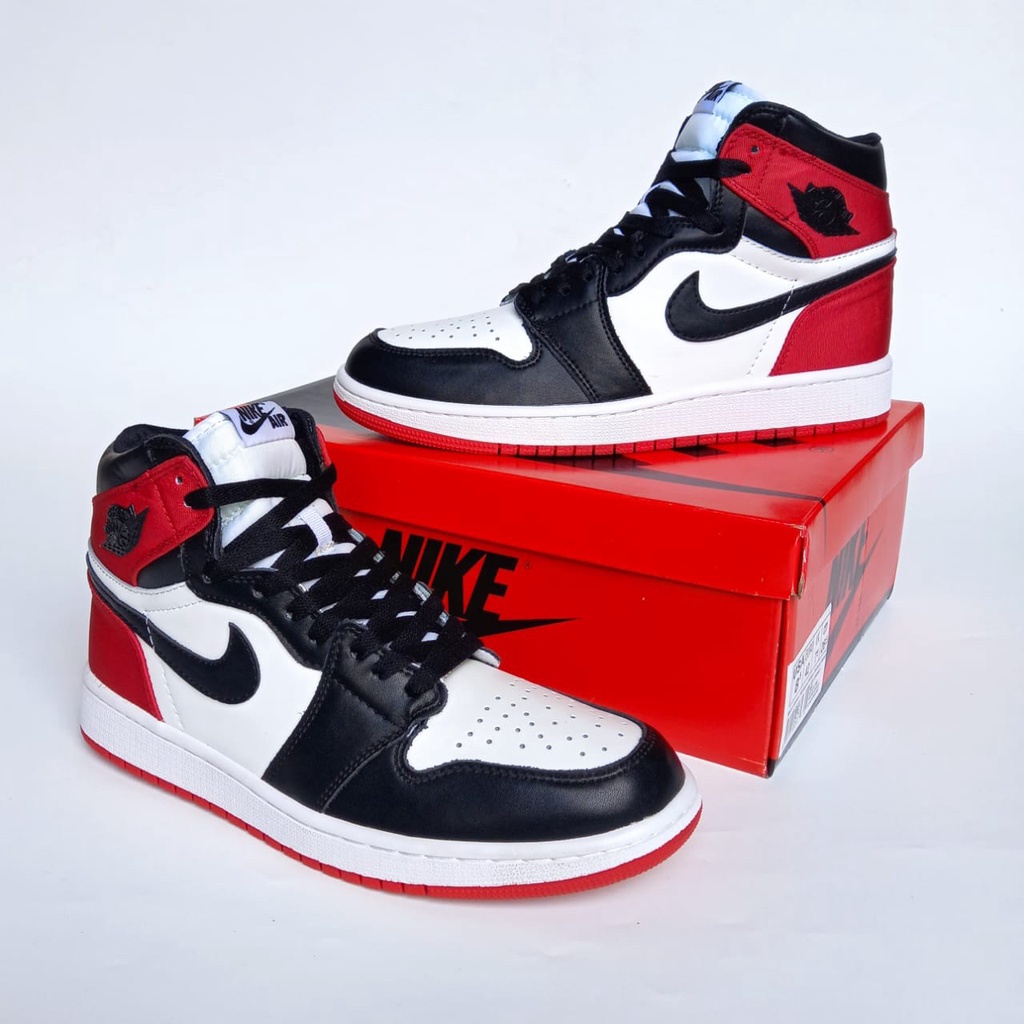 aj1 black toe high