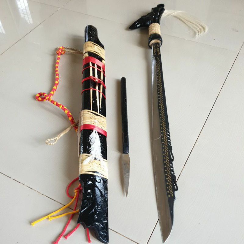 Mandau Dekorasi  khas Suku Dayak Kalimantan panjang 80.cm