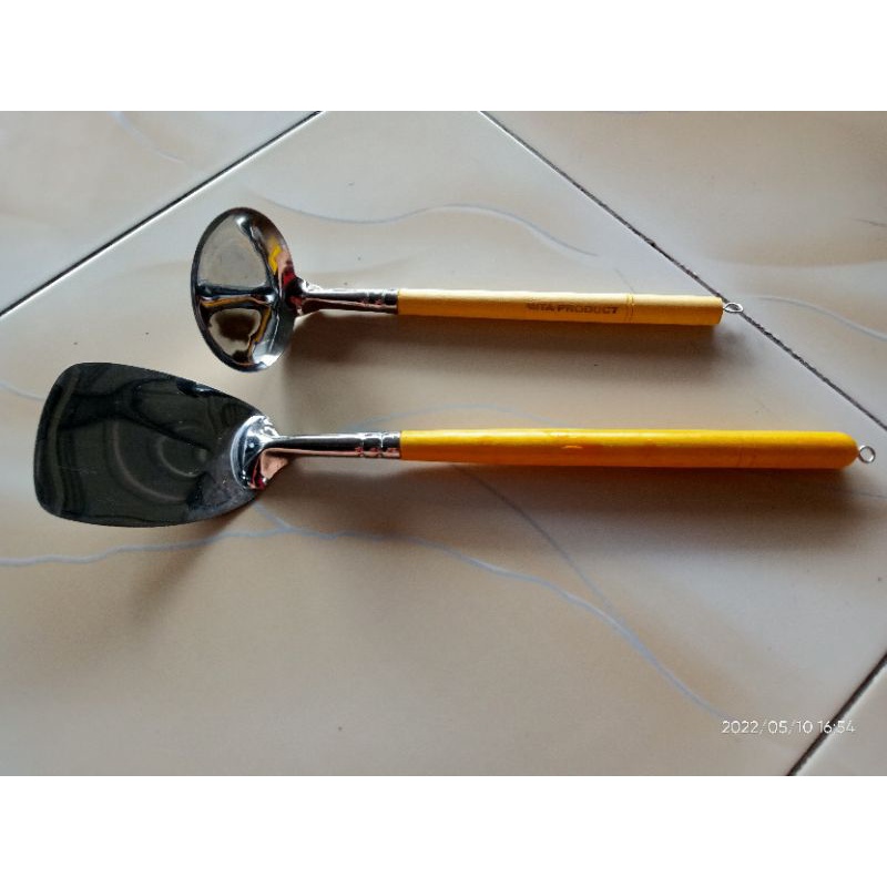 Spatula Stenlish Gagang Kayu / Sutil Gagang Kayu / Centong Sayur