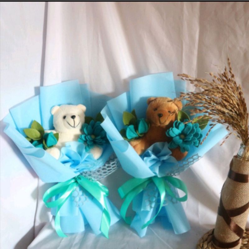 

buket wisuda/buket boneka/hadiah ulang tahun