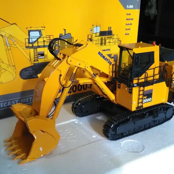 Diecast Miniatur Excavator Komatsu PC2000 Front Shovel Alat Berat 1 50