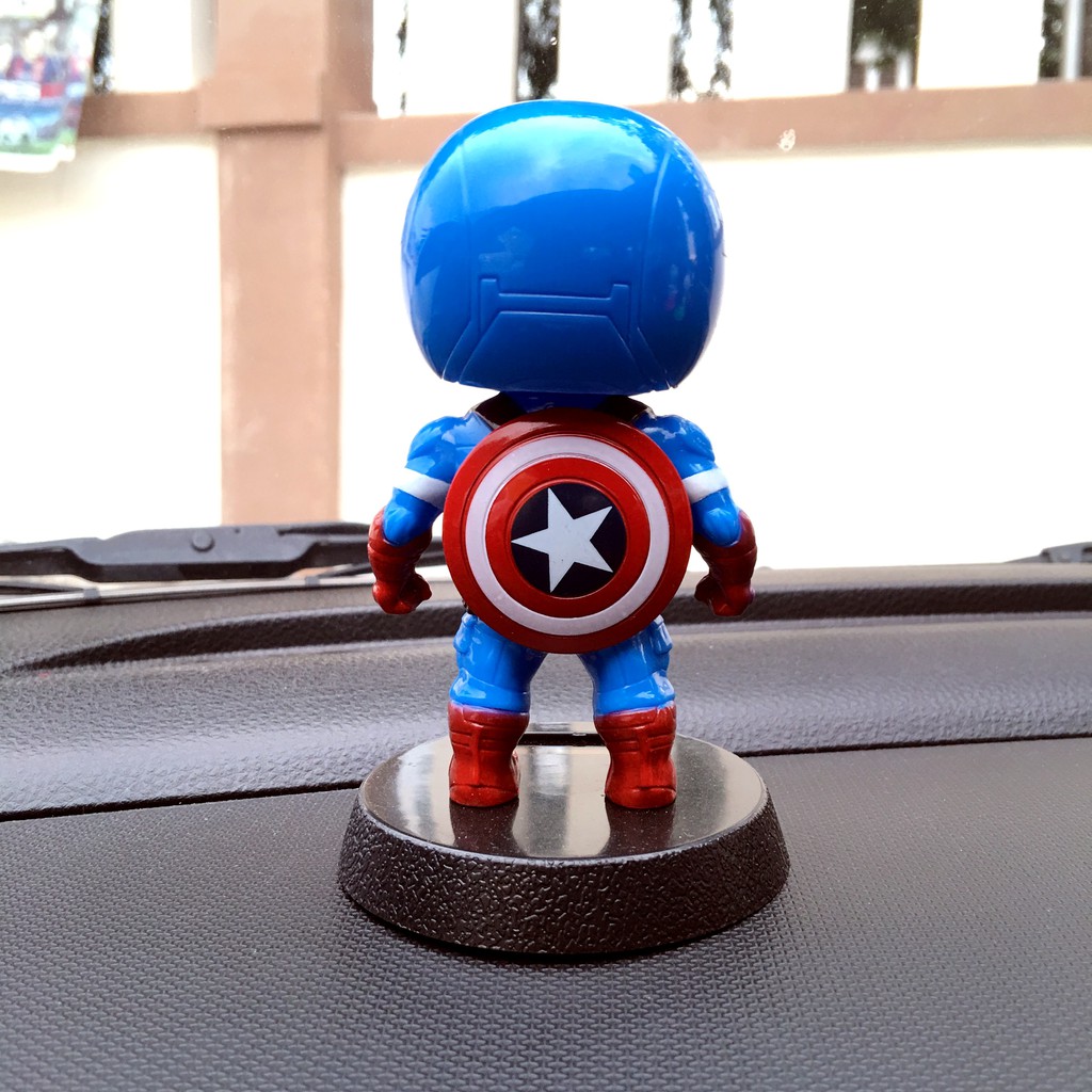 Pajangan Figure Miniatur Goyang Kepala Mobil Solar Power Captain America Kapten Amerika