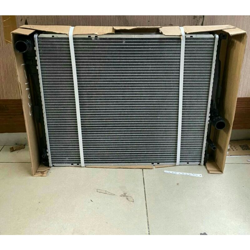 Radiator Bmw 318i E46 1900cc