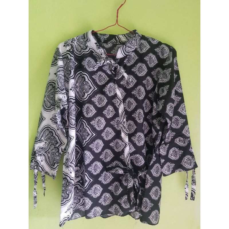 (PRELOVED)-Atasan batik wanita