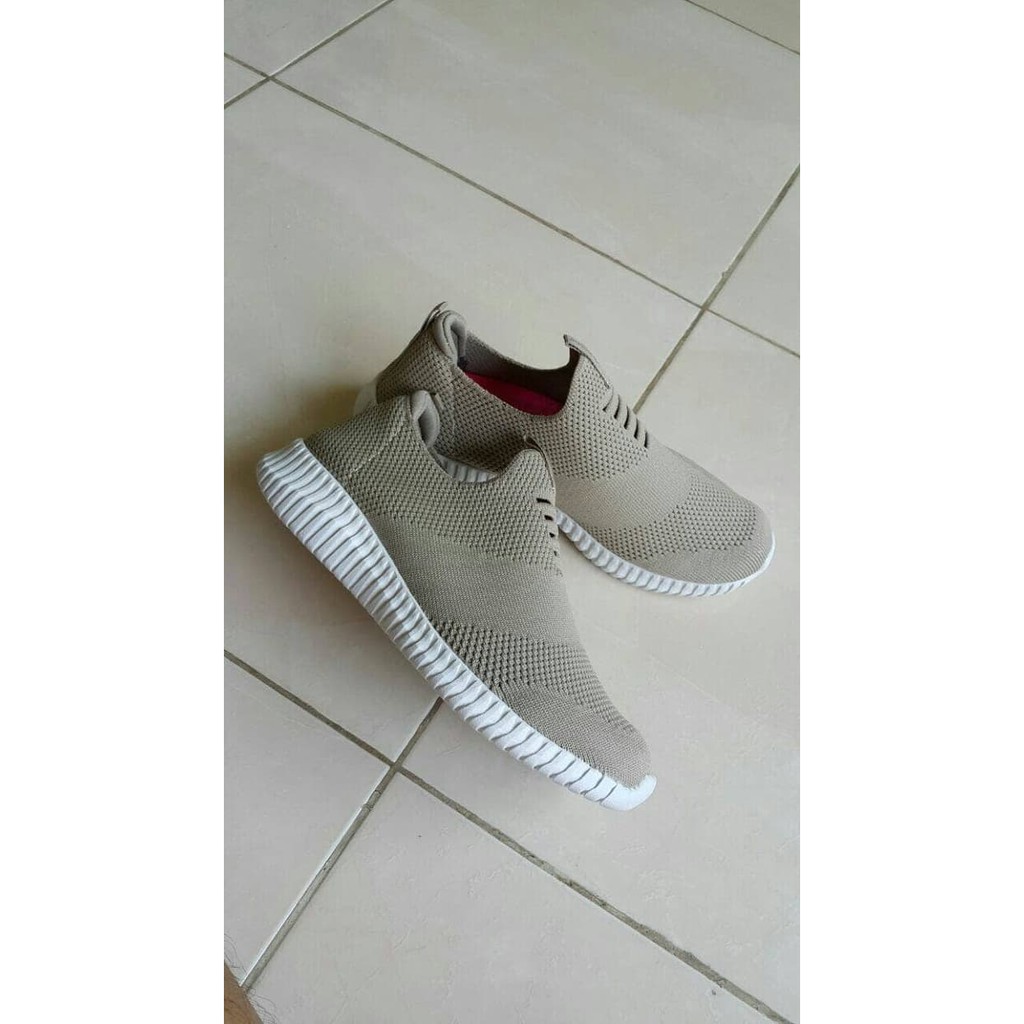 Sepatu Wanita Skechers Muzzin Flex Slip On / Skecher Women