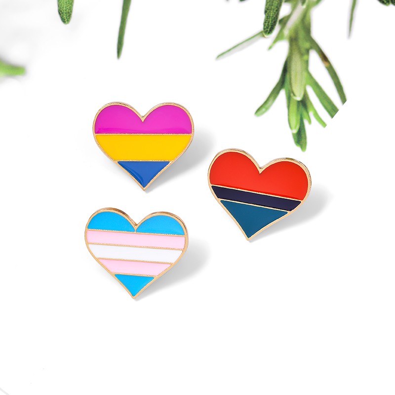 3pcs / Set Bros Pin Enamel Bentuk Hati Motif Bendera Warna-Warni Pelangi Untuk Hadiah