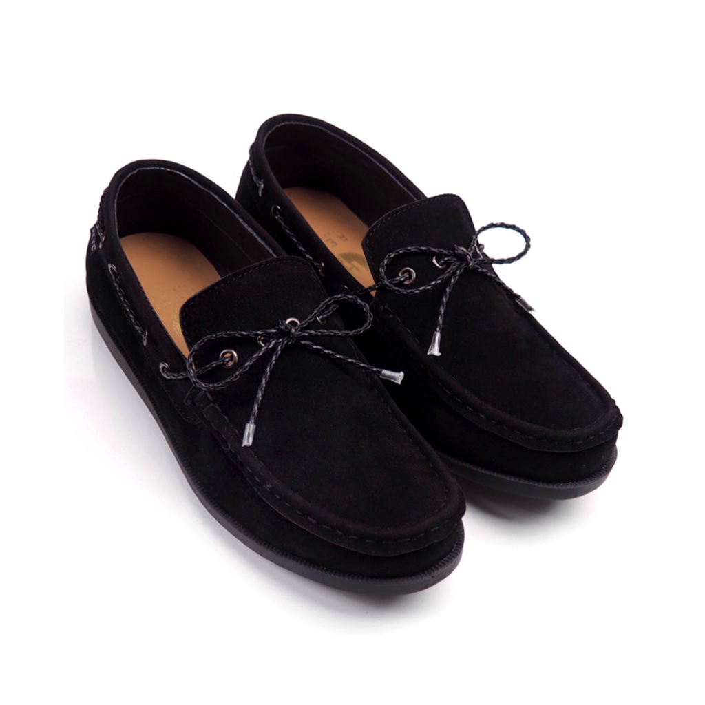 LICK BLACK ORIGINAL x REYL MAN Sepatu Slip On Hitam Pria Slop Simple Casual Formal Kerja Kantor Selop Jalan Santai Hangout Kuliah Nongkrong Loafers Resmi Kantoran Pesta Kondangan Loafer Distro Semi Kulit Premium Men Footwear Keren Terbaru Kekinian Branded