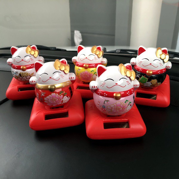 Kucing Maneki Neko 5 WARNA SOLAR POWER Boneka Miniatur Pajangan Mobil Goyang Kepala Shacking Head