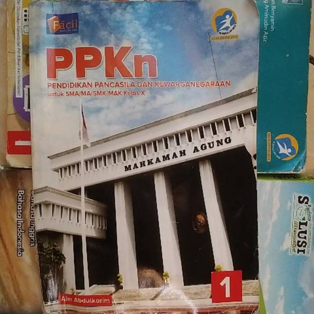 Buku Paket PPKN Kelas 10 SMA GRAFINDO logo FACIL