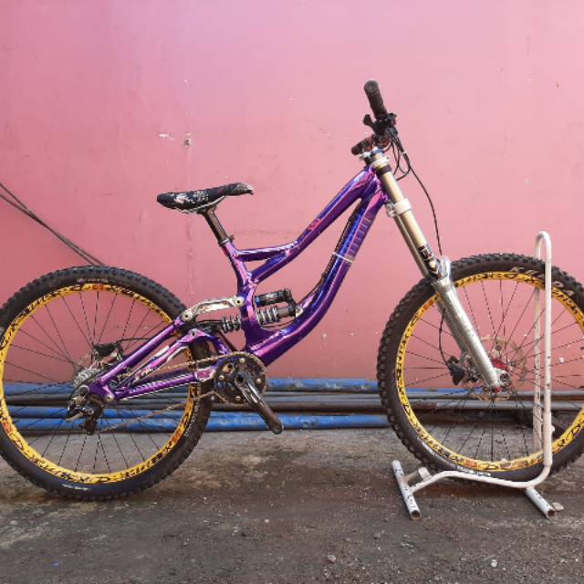 specialized demo pink