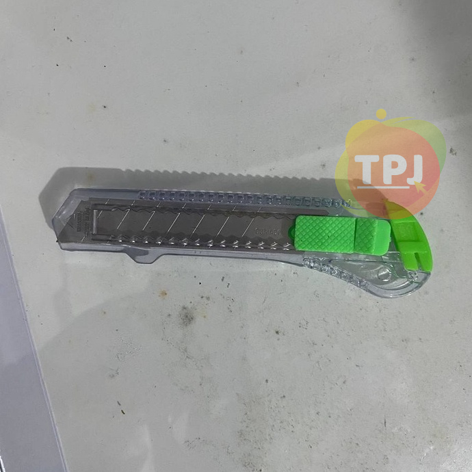 

CUTTER / PEMOTONG / SILET / PISAU KECIL / PISAU UKIR / KATER BLESTER BESAR