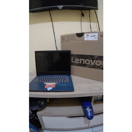 Lenovo slim 3 Amd 3050u Ssd 256gb