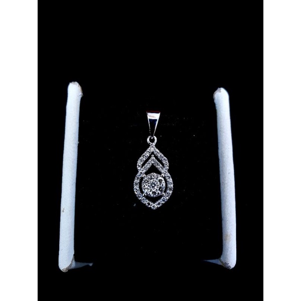 liontin emas putih 750 full berlian asli