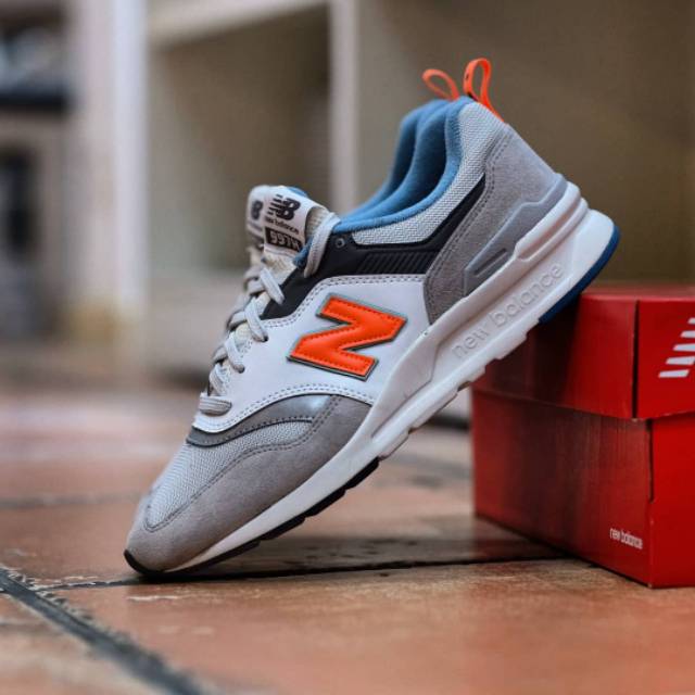 NEW BALANCE 997H ORIGINAL 
ORIGINAL MADE IN INDONESIA
CREAM -WHITE -GREY 
REVLITE TECHNOLOGY