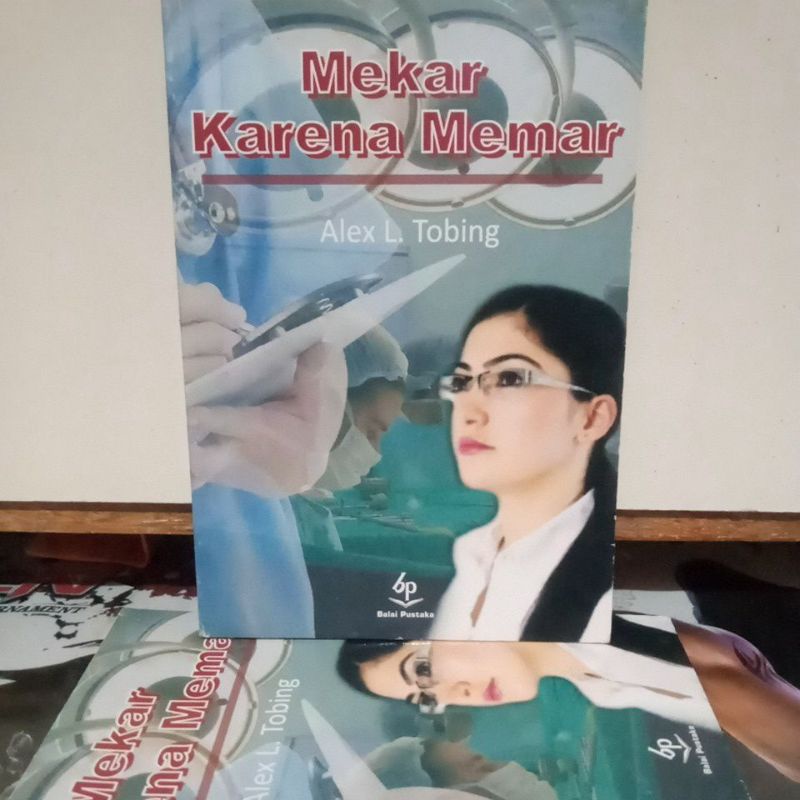 Novel Sastra - Mekar Karena Memar