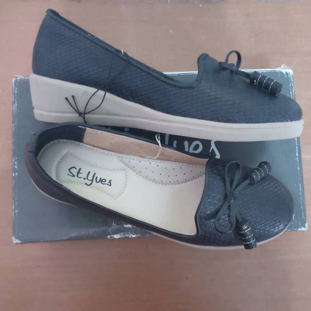 Sepatu St Yves uk 38 hitam