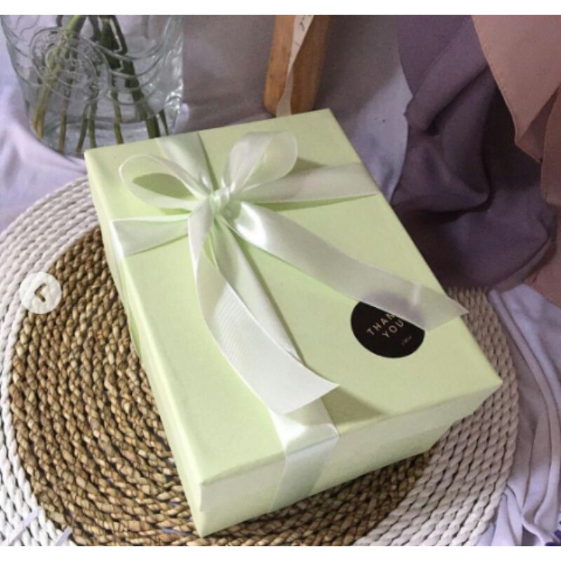 

hampers hijab kado