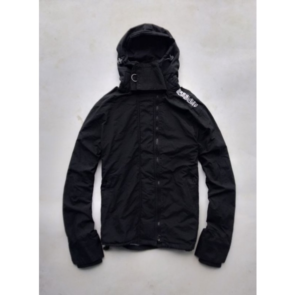 JAKET SUPERDRY WINDCHEATER