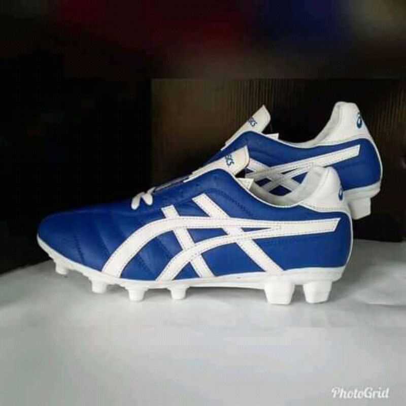 sepatu bola##sepatu sepak bola bahan kulit