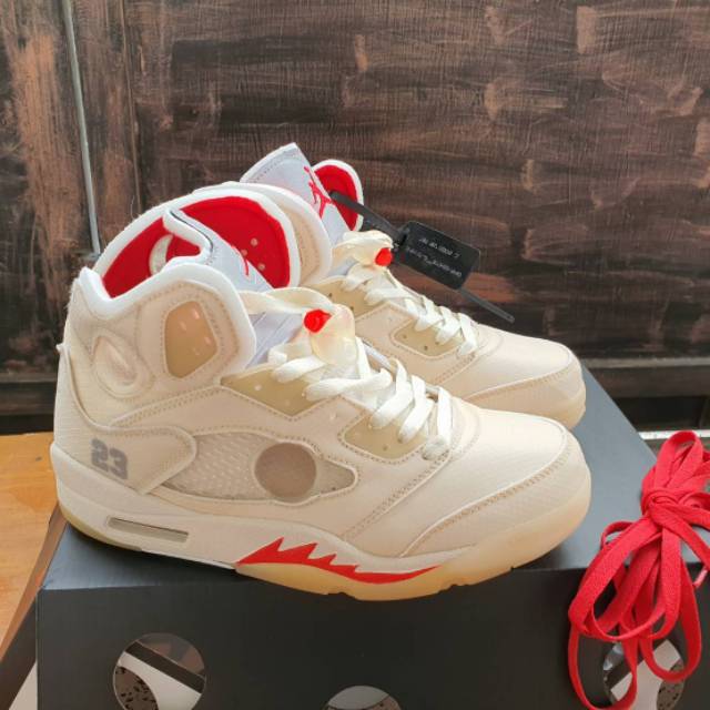 off white plot twist