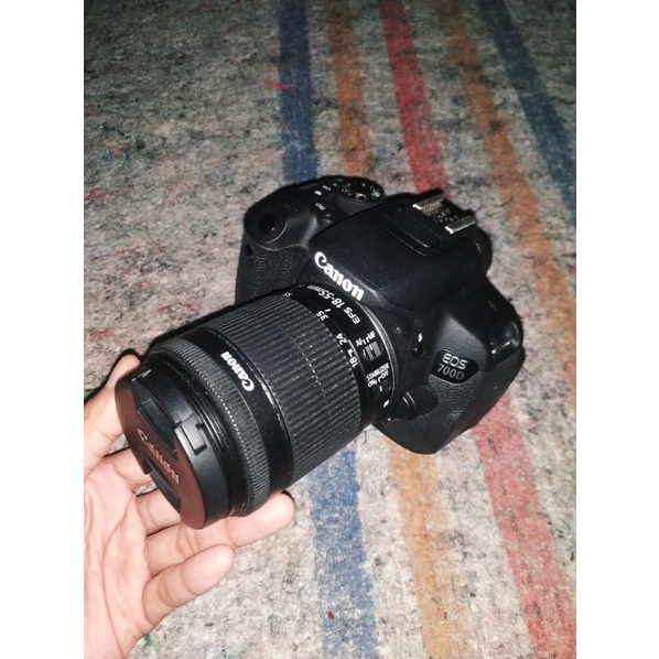 canon eos 700D