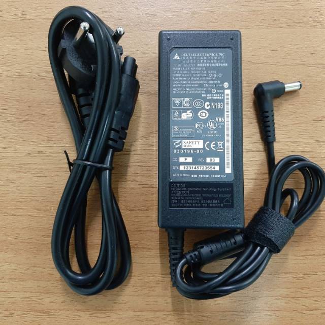 Adaptor Charger Original Laptop Fujitsu E733 UH552 C44 P702 P70 U554 series 19V 3,42a