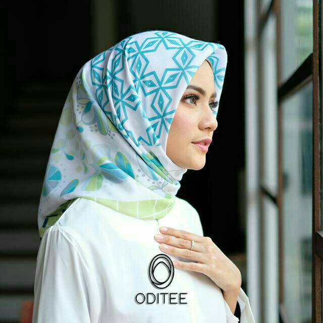 Oditee VOAL    HAWA Scarf