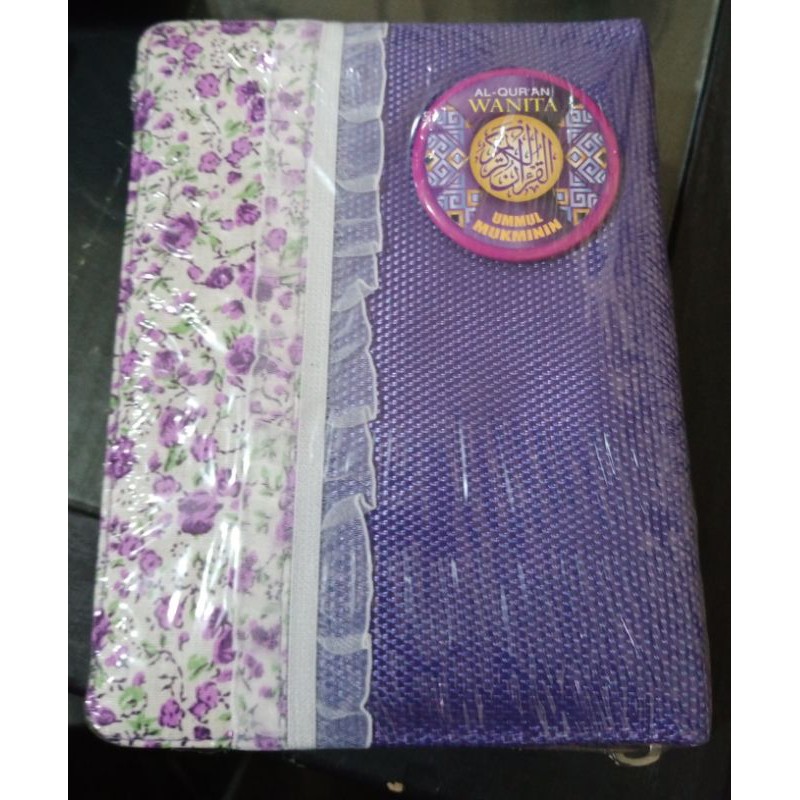 al quran terjemah dompet wanita  ummul  mukminin A6 (10×15 cm)