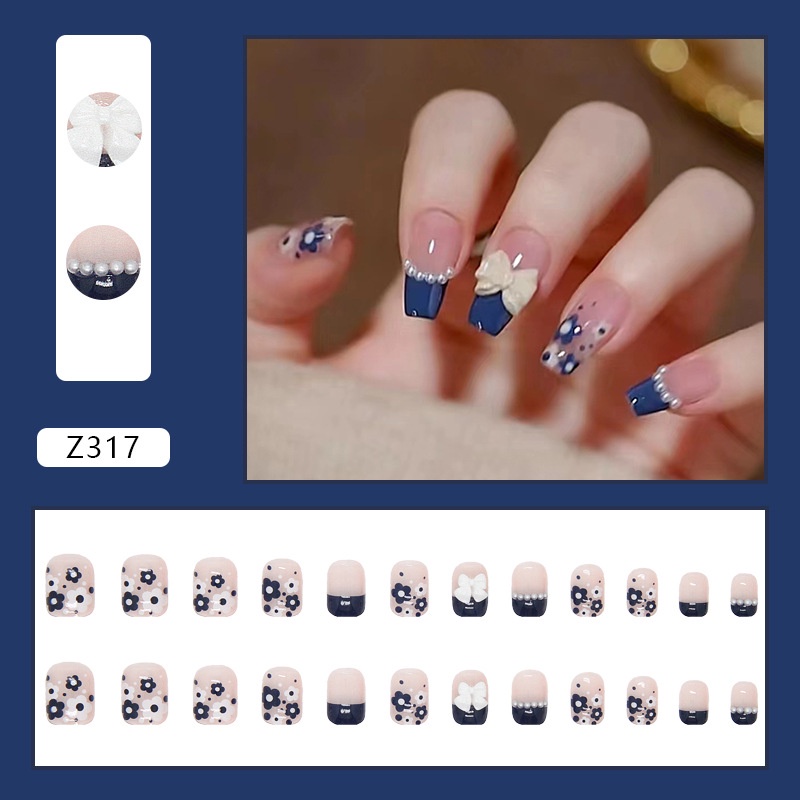 24pcs / Kotak Kuku Palsu Desain Butterfly Knot Bunga Biru Aksen Berlian Imitasi Untuk Dekorasi Nail Art