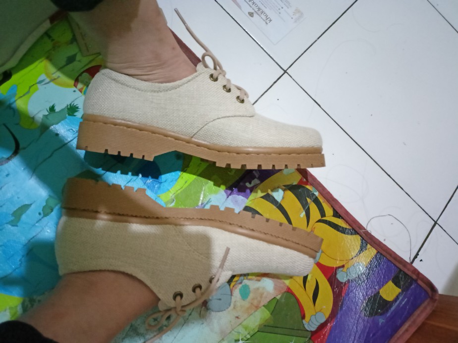 Khakikakiku Mia Rosewood