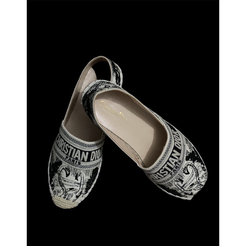 Sepatu Wanita Christian Dior