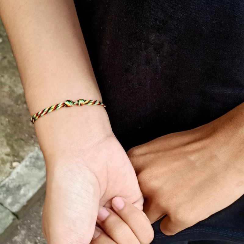 Gelang Pancadatu Tipis 0.5 mm Seri / Gelang Lima Warna / Gelang Khas Bali Murah / Oleh Oleh Bali Murah / Kerajinan Khas Bali Murah / Gelang Tangan Tipis / Gelang Tipis / Gelang Pria Tipis / Gelang Cewek