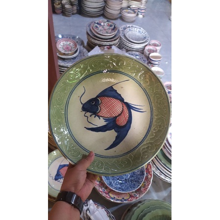 piring hias celadon ikan