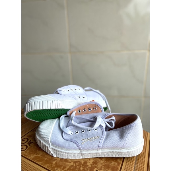 sepatu sepak takraw nanyang
