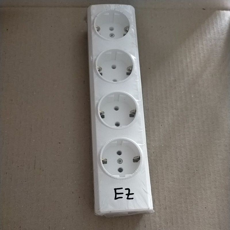 Stop Kontak 4 Lubang Broco / Stopkontak 4 Lubang Broco Outbow