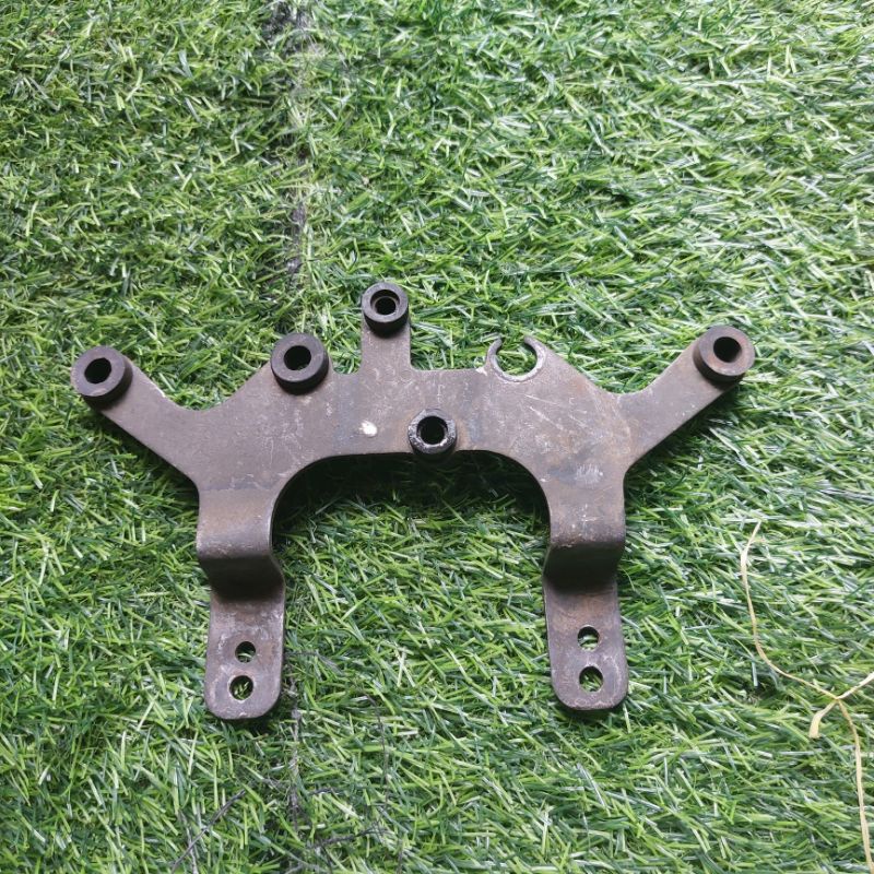 pangkon dudukan breket speedometer spidometer suzuki trs TRS original