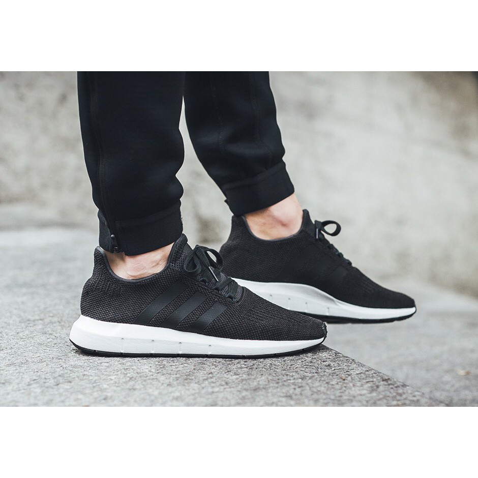 sepatu adidas swift run