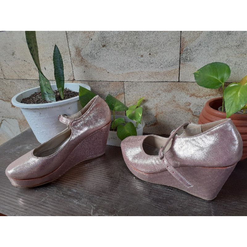 Wedges wanita pink strap second