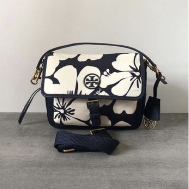 tory burch perry nylon printed crossbody bag