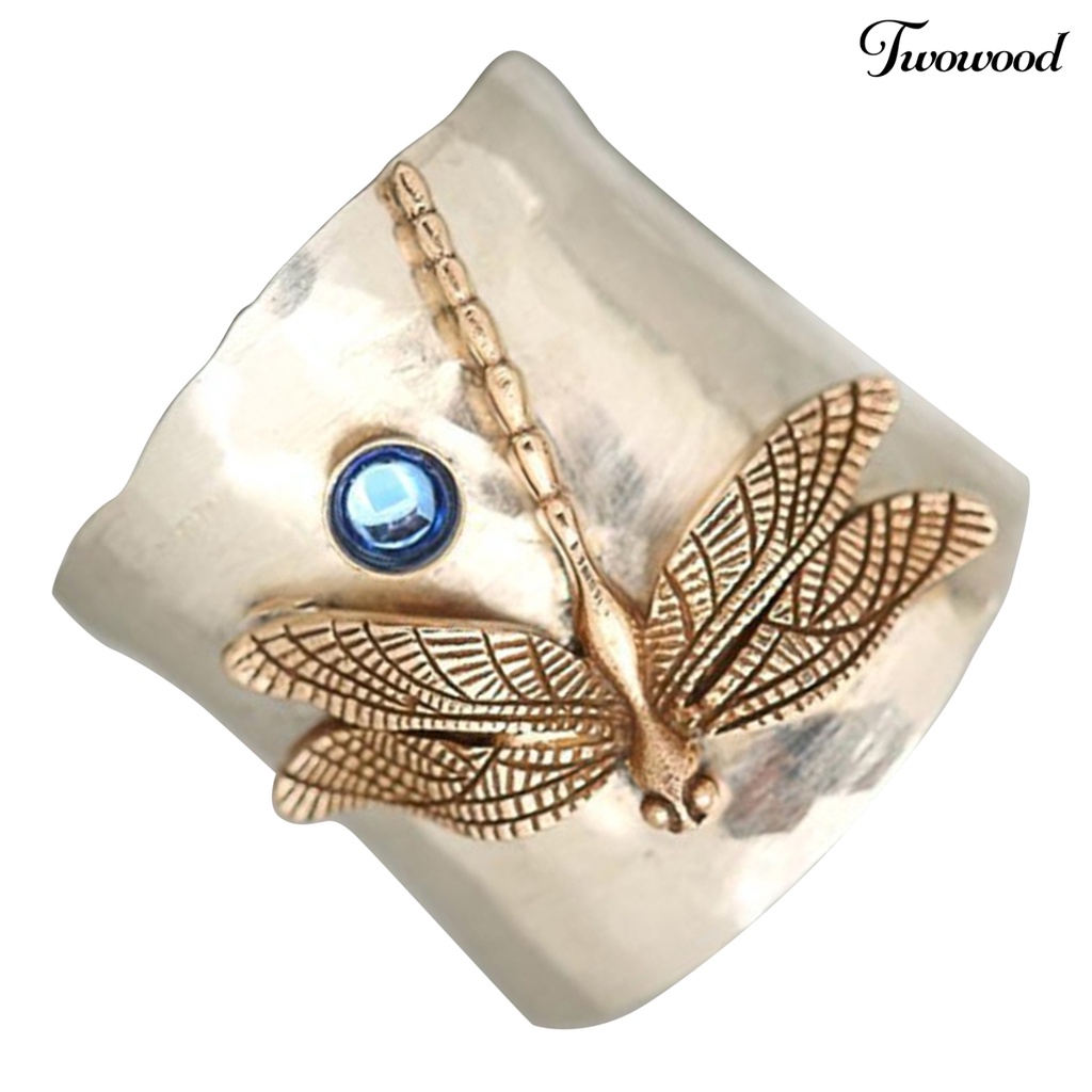 Cincin Desain Ukiran Capung Bahan Alloy Warna Emas Gaya Vintage Untuk Pesta