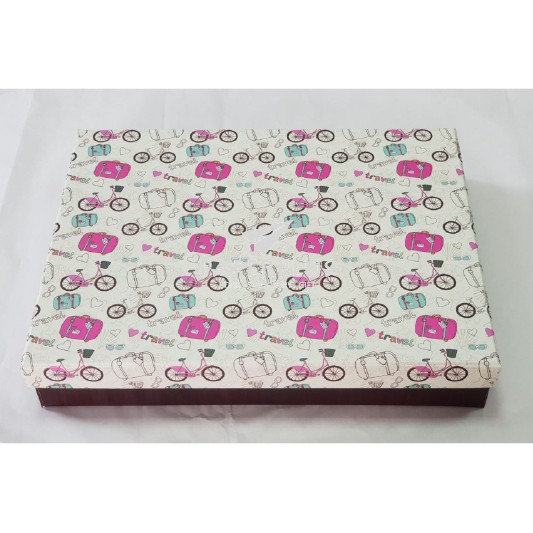 

Kotak Kado / Kotak Hadiah / Gift Box Persegi KK Travel