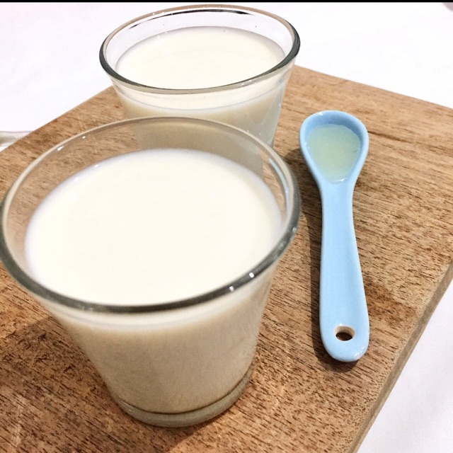 

Susu Kacang fresh tanpa menggunakan bahan pengawet dan pemanis buatan.