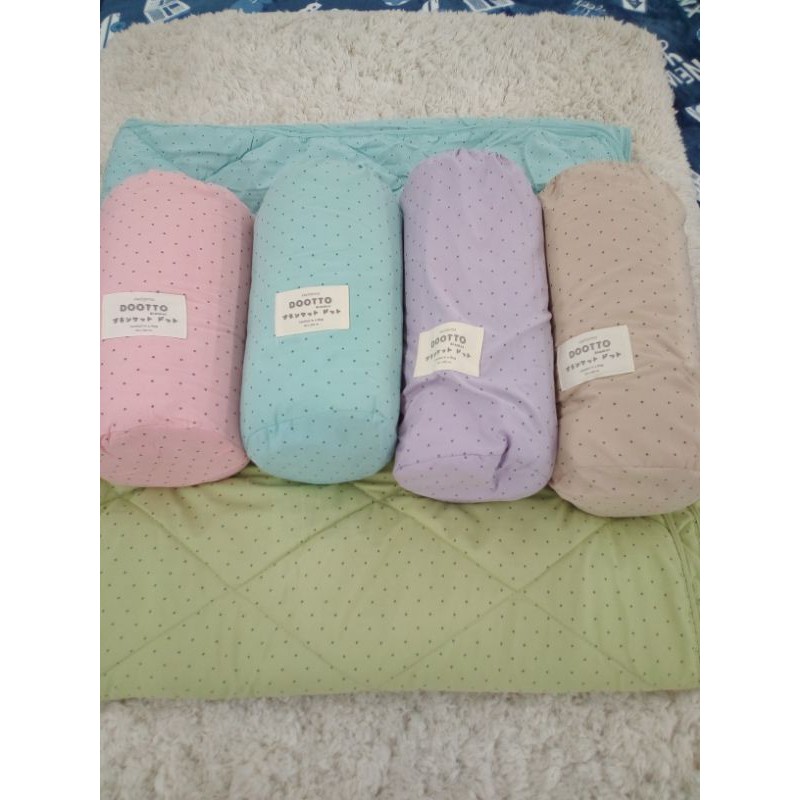 INFORMA Selimut Dootto sepaket sama tas nya