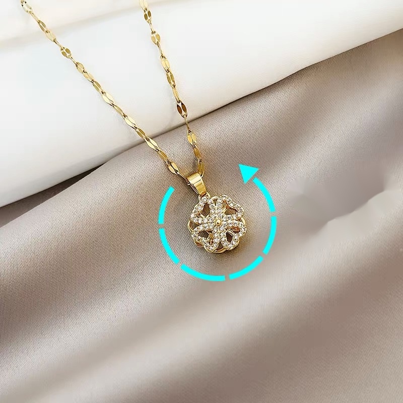 Kalung Rantai Liontin Daun Clover Aksen Zircon Bahan Titanium Steel Untuk Perhiasan Wanita