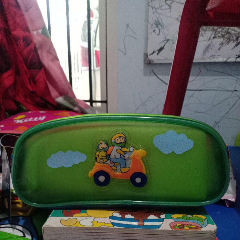 

Preloved tempat pensil busquets new