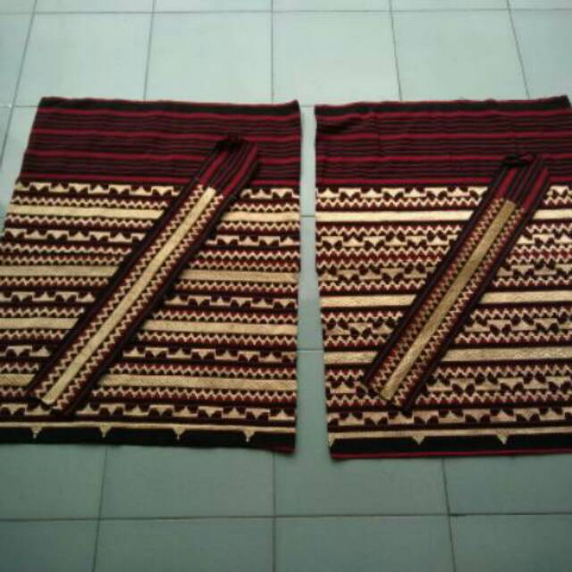 Sarung tapis lampung motif abung sulam tangan